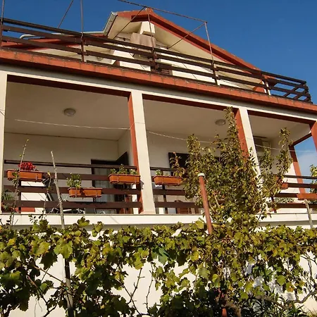 Seafront Saturn Appartement Preko