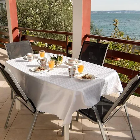 Appartement Seafront Saturn *